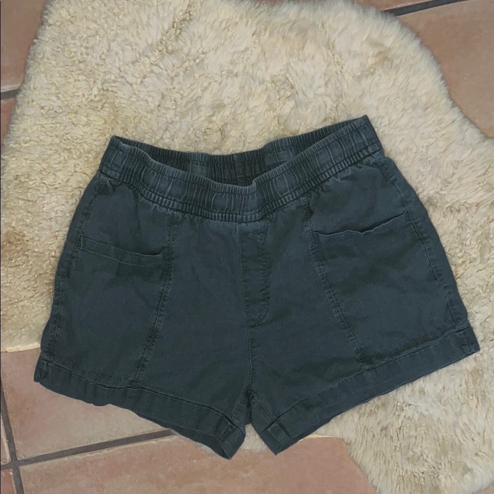 Green Old Navy High Waisted Shorts with Drawstring and Pockets Size Small